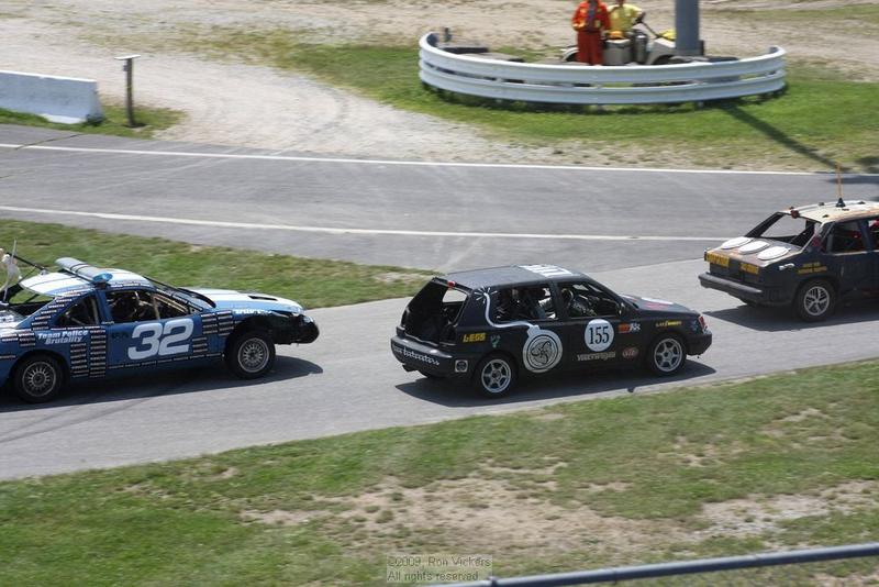Illustration for article titled The 24 Hours Of LeMons New England 2009 Über Gallery, Part 1